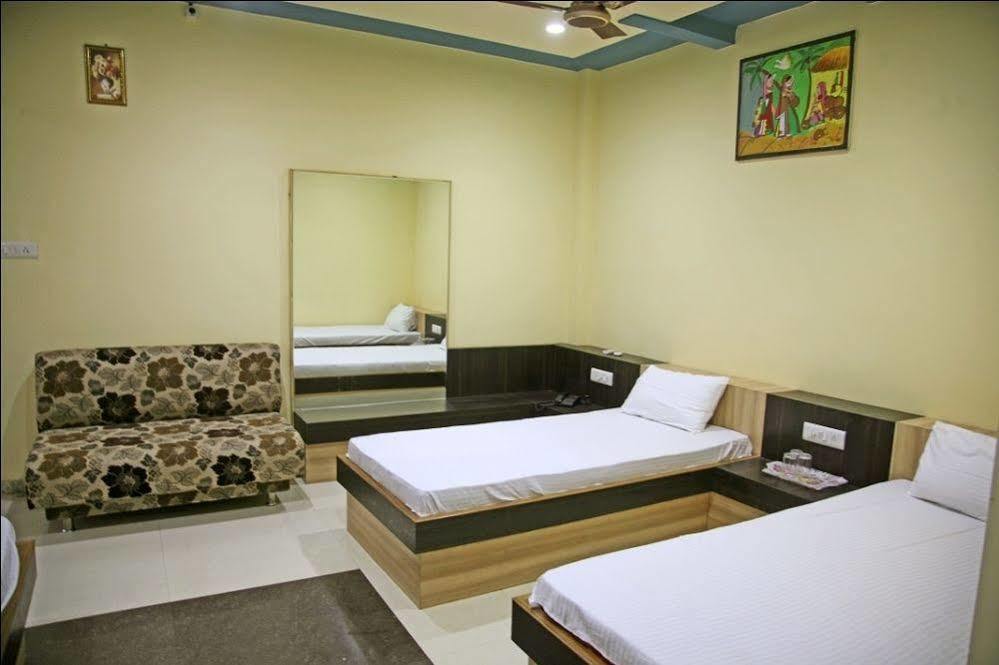 Oyo 2061 Hotel New Holiday Inn Ajmer Esterno foto
