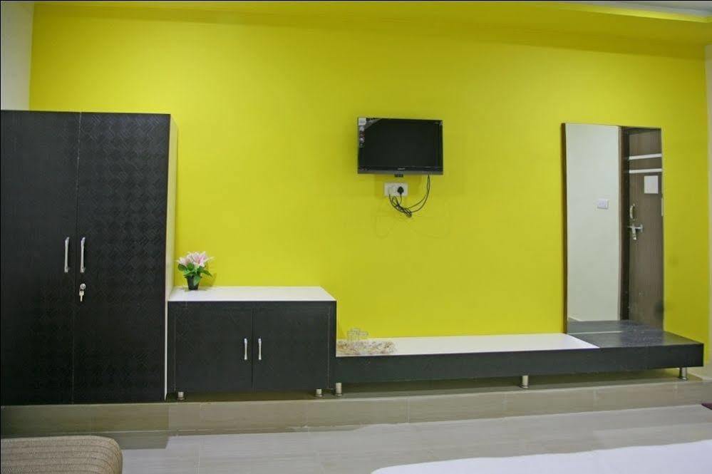 Oyo 2061 Hotel New Holiday Inn Ajmer Esterno foto